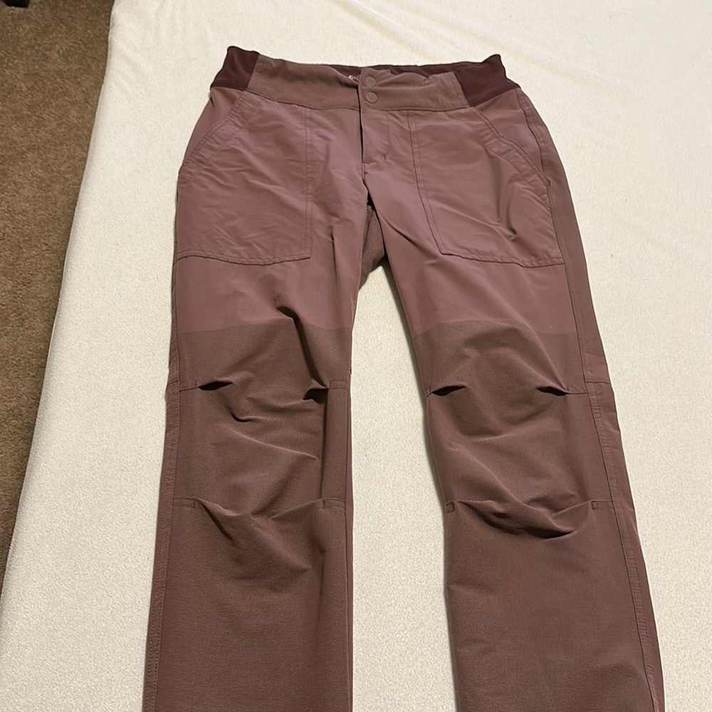 REI - hiking pants 4 P maroon